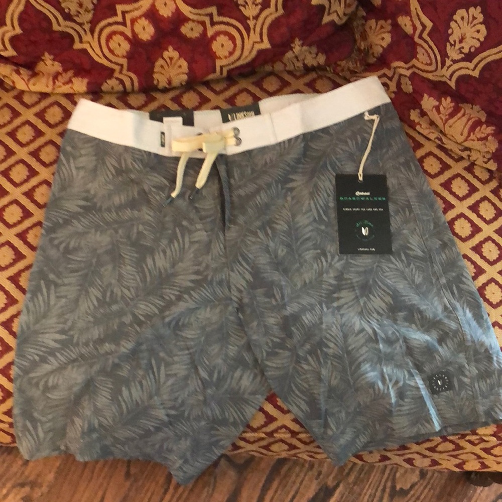 LINKSOUL “boardwalker” shorts.